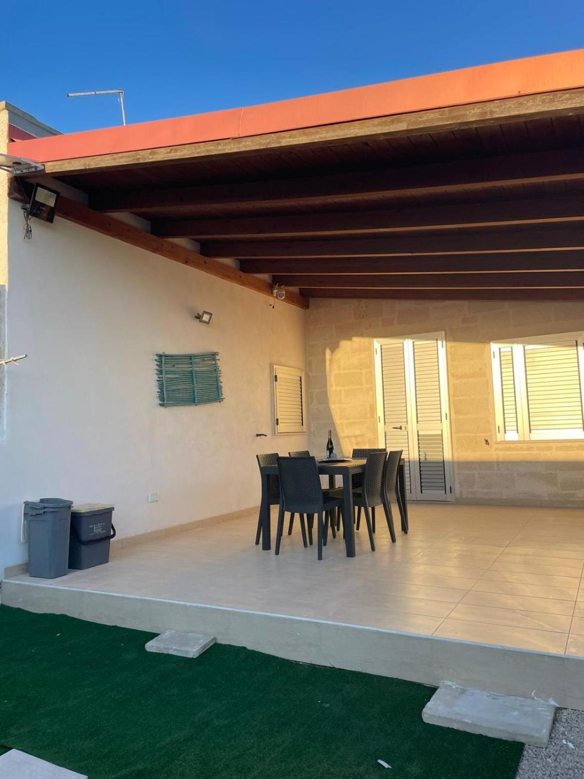 Lu Sole, Lu Mare E Lu Ientu Torre Lapillo Exterior foto